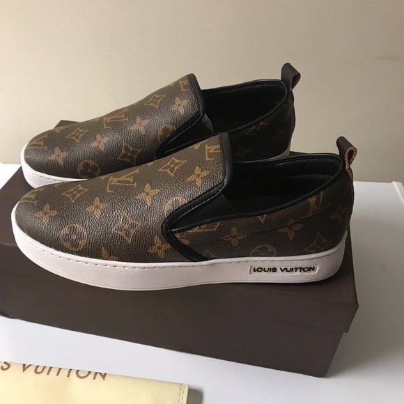 Shoes - Picture 1 of 8